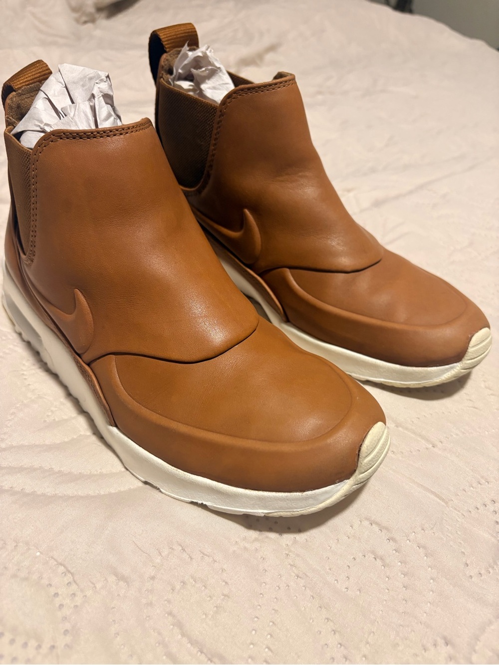 Nike Women Chukka Boots in Brown with White Sole